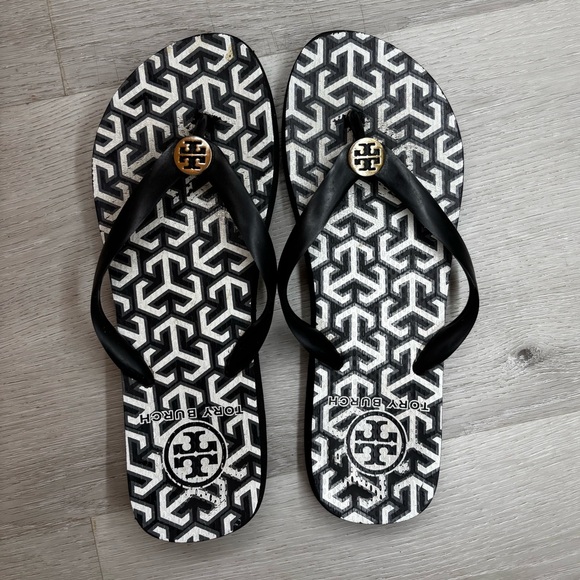 Tory Burch Logo Flip Flops - Picture 2 of 3